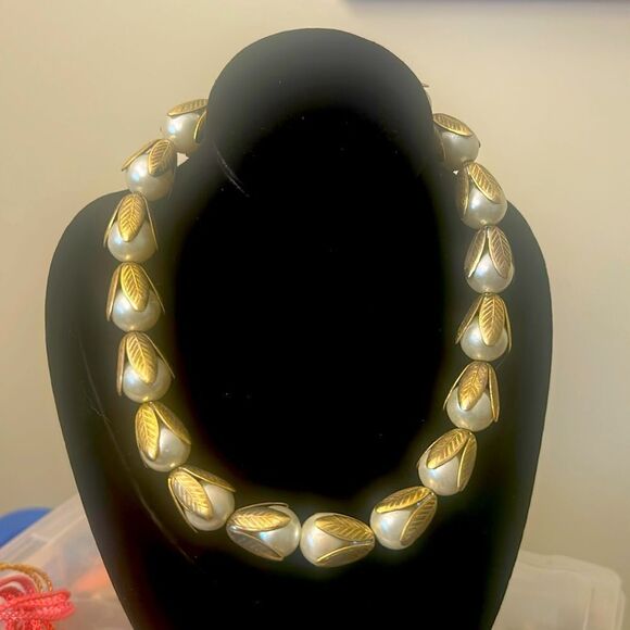 Vintage Lenora Dame Leaf & Faux Pearl Statement Necklace, 18" - Picture 1 of 4
